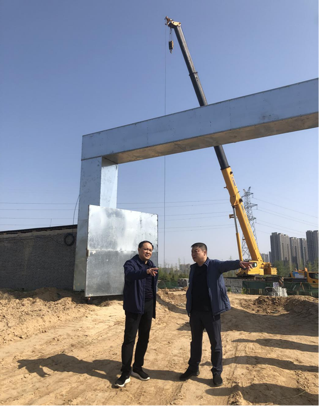 鄭州市建設(shè)投資集團(tuán)有限公司黨委委員、副總經(jīng)理張巖到侯寨新鎮(zhèn)區(qū)安置區(qū)調(diào)研項(xiàng)目建設(shè)工作