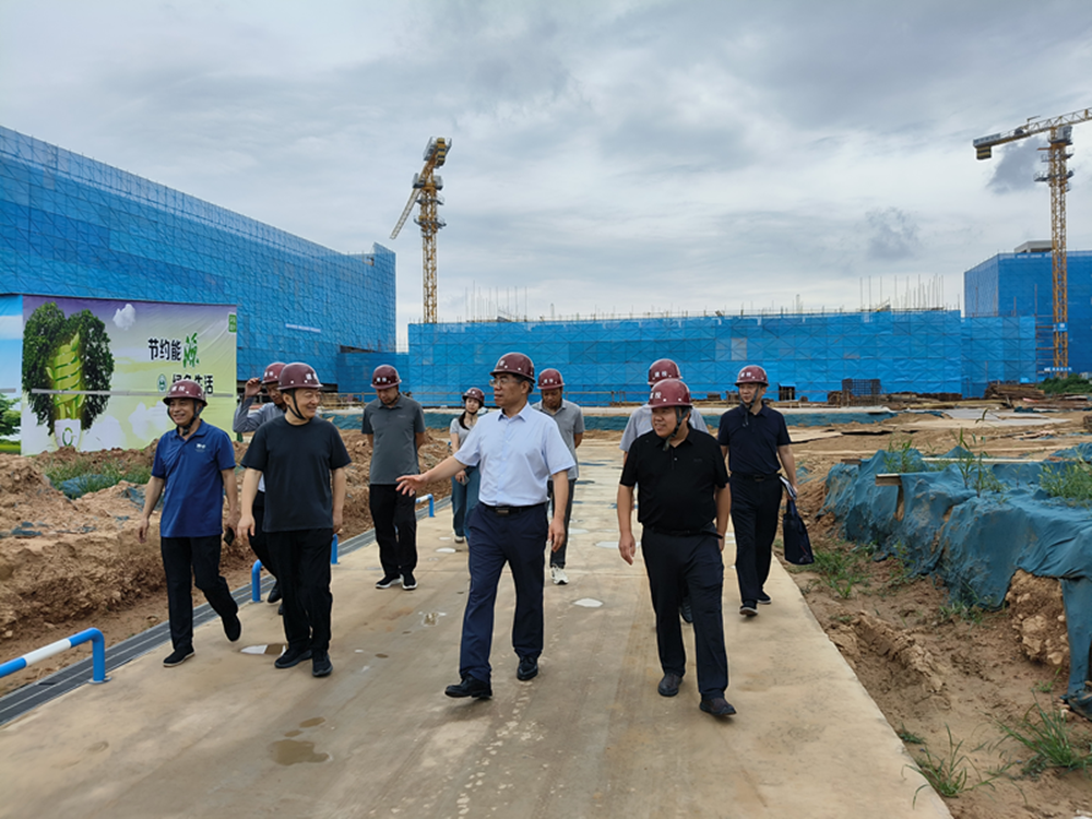 集團(tuán)公司黨委書記、董事長汪洋到六十七高級中學(xué)項(xiàng)目調(diào)研項(xiàng)目建設(shè)工作