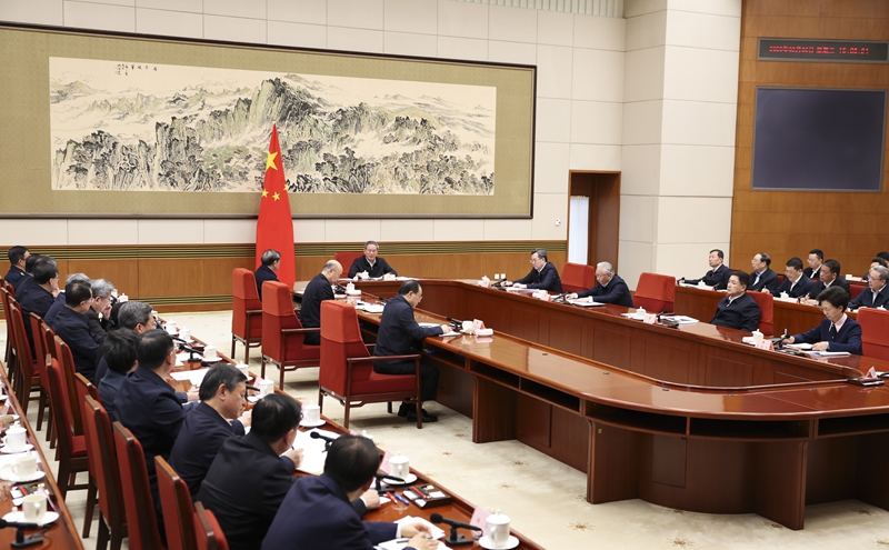 李強(qiáng)主持召開國務(wù)院第七次全體會(huì)議 討論《政府工作報(bào)告》稿并對開年工作進(jìn)行動(dòng)員