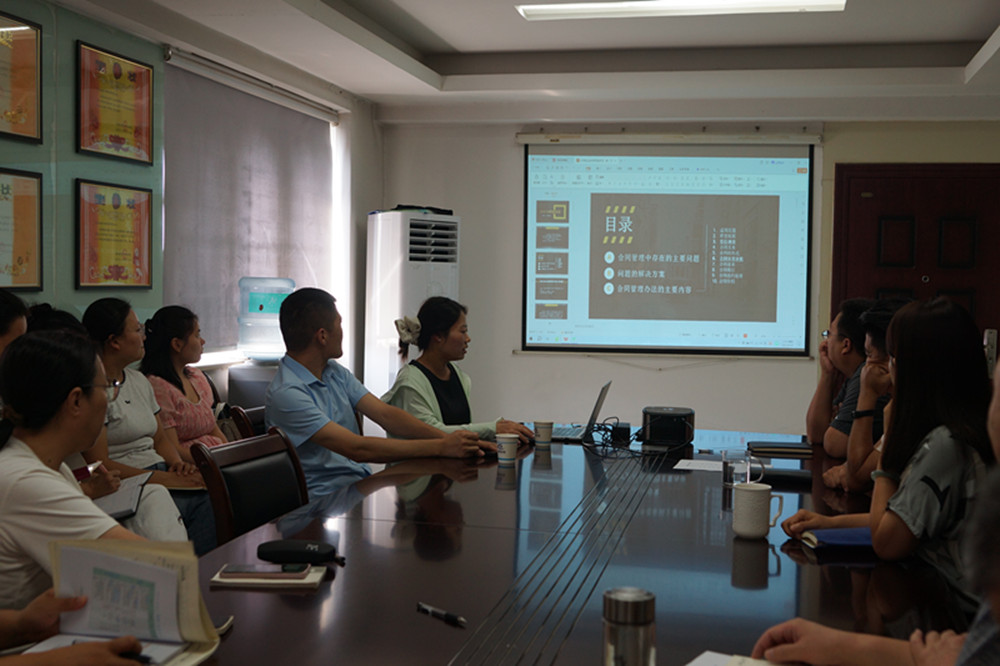 強(qiáng)化合同法律認(rèn)知  筑牢風(fēng)險(xiǎn)防控防線<br>——鄭州建投工程咨詢有限公司開展合同法律知識(shí) 專題培訓(xùn)
